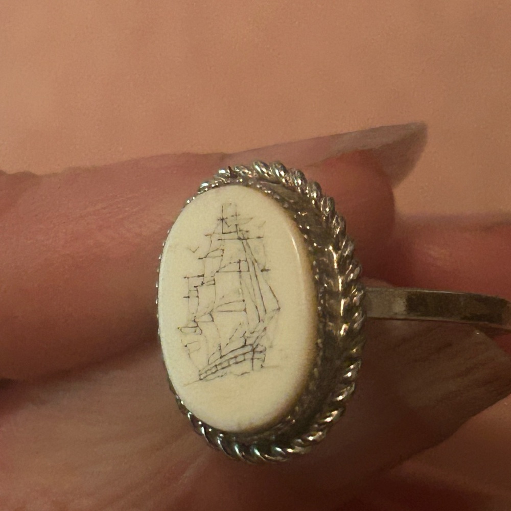 Vintage sterling silver scrimshaw ring - Picture 6 of 6